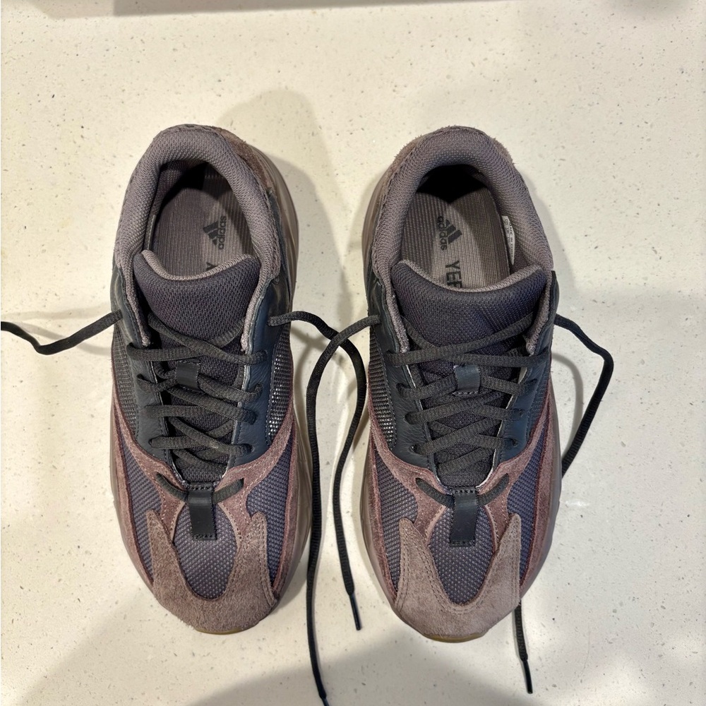 YEEZY 700 MAUVE US SZ 7 - Picture 4 of 7